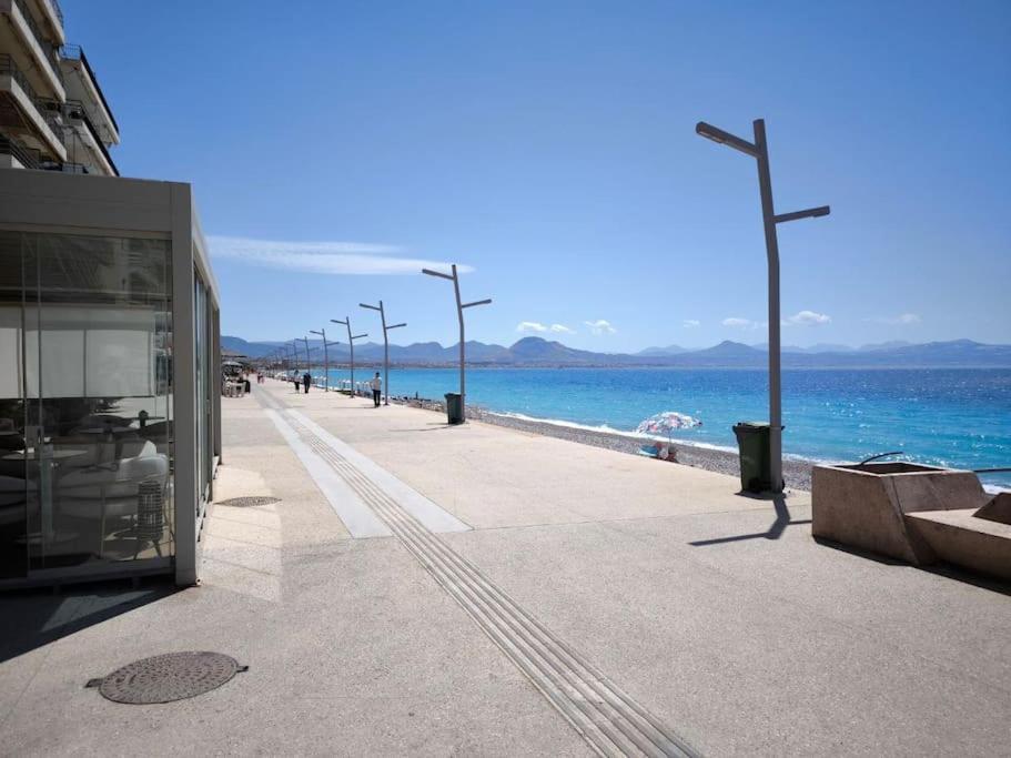 Apartment 50 Meters From The Beach Loutráki Exterior foto